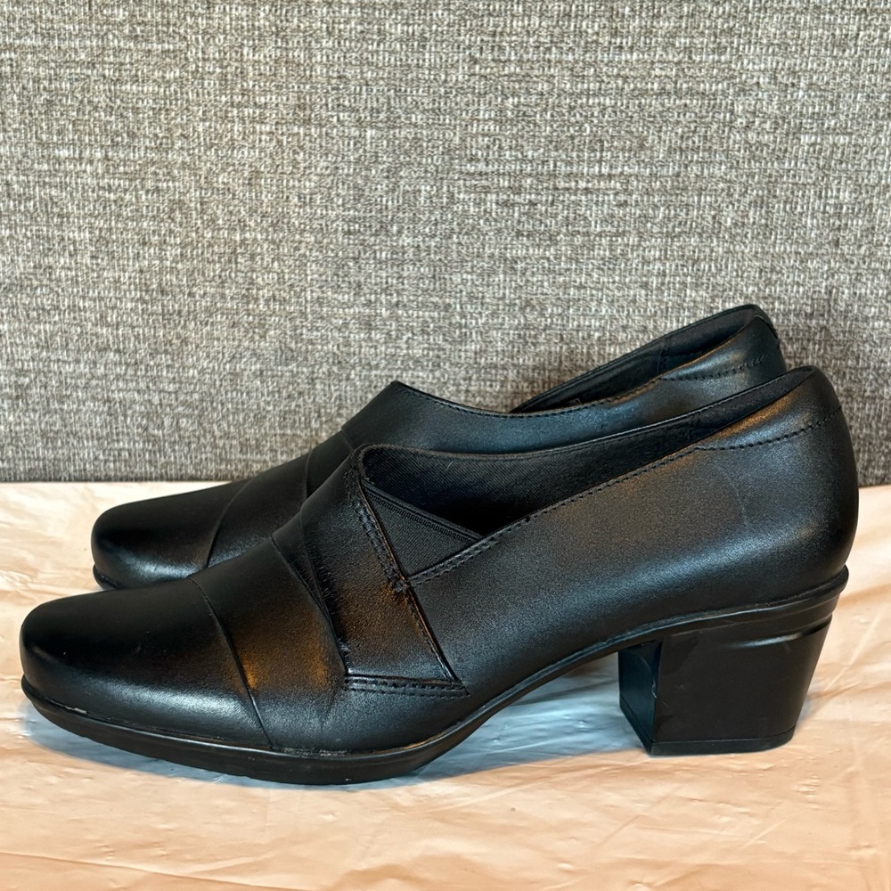 Clarks Emslie Warbler Black Leather Pumps‎ Woman’s Sz 8 Office Shooties Comfort